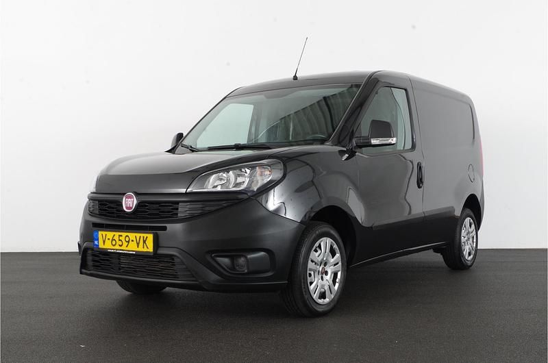 Zwart Gebruikt 2019 Fiat Doblò Business MPV | € 8.450 (Eerlijke prijs) - Afbeelding 1/4
