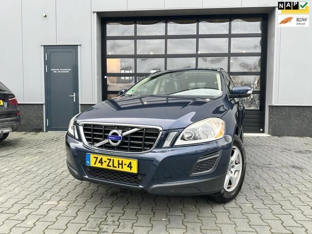 Blauw, metallic lak Gebruikt 2013 Volvo XC60 Momentum SUV | € 18.450 (Eerlijke prijs) - Afbeelding 1/4