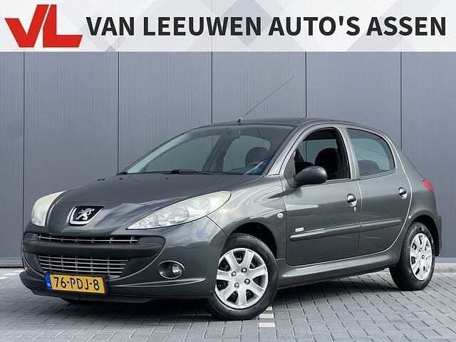 Grijs Gebruikt 2011 Peugeot 206+ Hatchback | € 2.948 (Goede deal) - Afbeelding 1/4