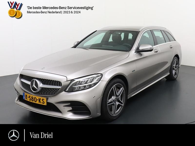 Grijs Gebruikt 2020 Mercedes C300e AMG line Stationwagen | € 27.950 (Duur) - Afbeelding 1/4