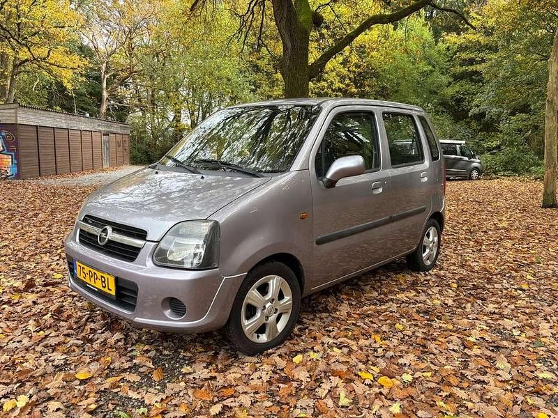 Occasion Opel Agila 75 PK (55 kW) 2004 Paars Hatchback