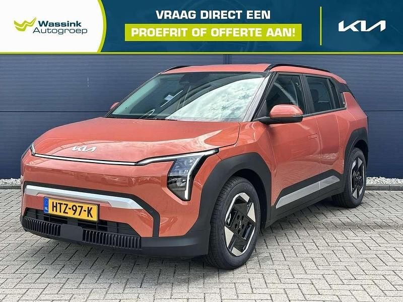 Oranje Nieuw 2025 Kia EV3 2 SUV | € 43.095 - Afbeelding 1/4