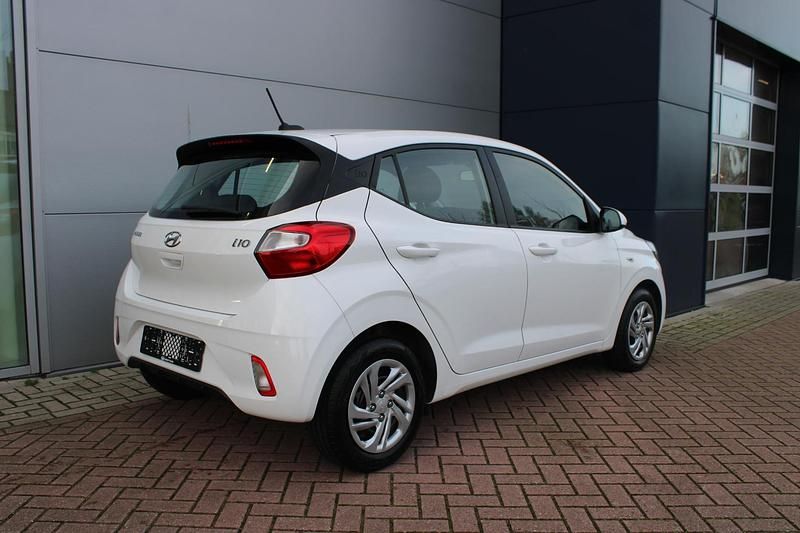 Occasion Hyundai i10 Comfort 67 PK (49 kW) 2023 Atlas white (saw) Hatchback