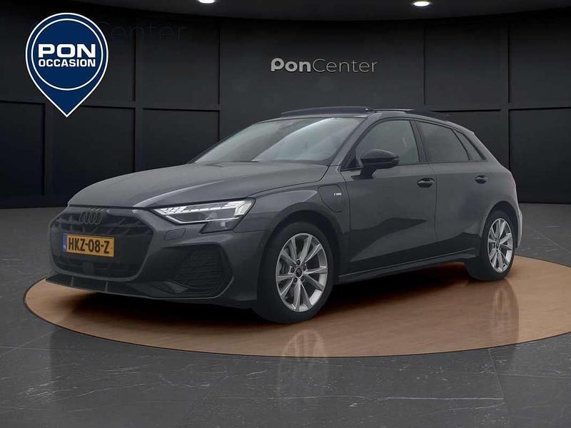 Grijs Gebruikt 2025 Audi A3 Sportback e-tron Business Hatchback | € 46.950 - Afbeelding 1/3