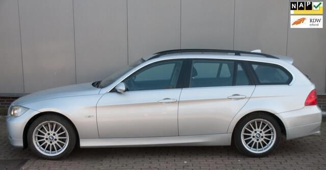 Grijs Gebruikt 2008 BMW 330 Stationwagen | € 6.250 (Eerlijke prijs) - Afbeelding 1/4
