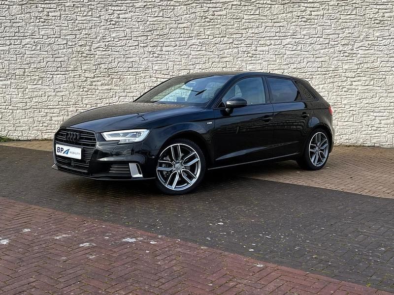 Occasion Audi A3 Sportback Design 2018 Zwart (metallic) Hatchback