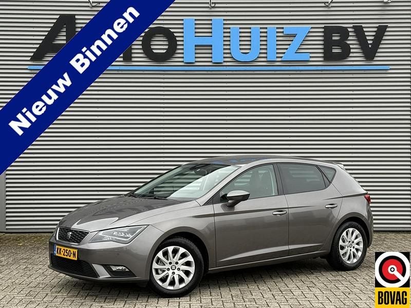 Grijs Gebruikt 2016 Seat Leon CONNECT Hatchback | € 10.990 (Eerlijke prijs) - Afbeelding 1/4
