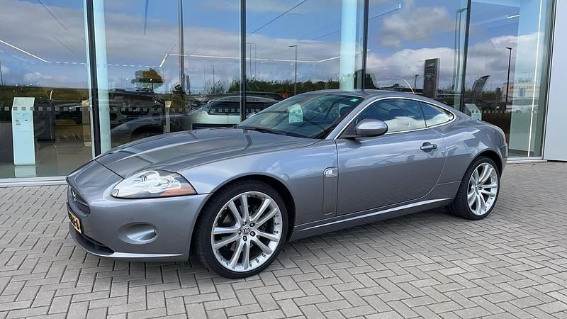 Grijs Gebruikt 2008 Jaguar XK Coupé | € 19.795 (Eerlijke prijs) - Afbeelding 1/3