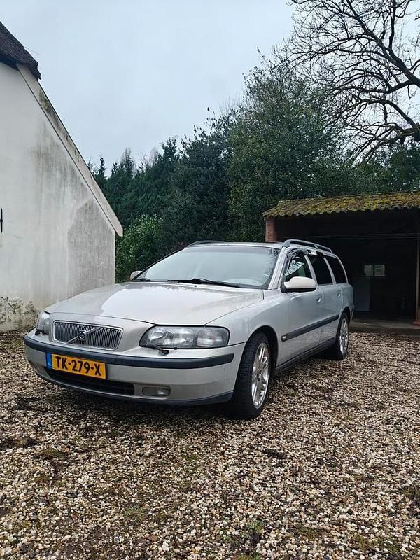 Occasion 2000 Volvo V70 Stationwagen | € 3.950 (Eerlijke prijs) - Afbeelding 1/4