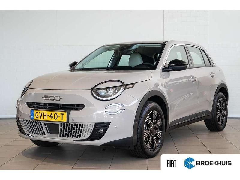 Grijs Gebruikt 2024 Fiat 600 Style SUV | € 24.895 (Goede deal) - Afbeelding 1/4