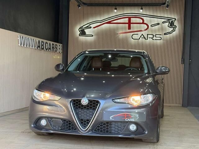Occasion Alfa Romeo Giulia 136 PK (100 kW) 2018 Grijs Sedan