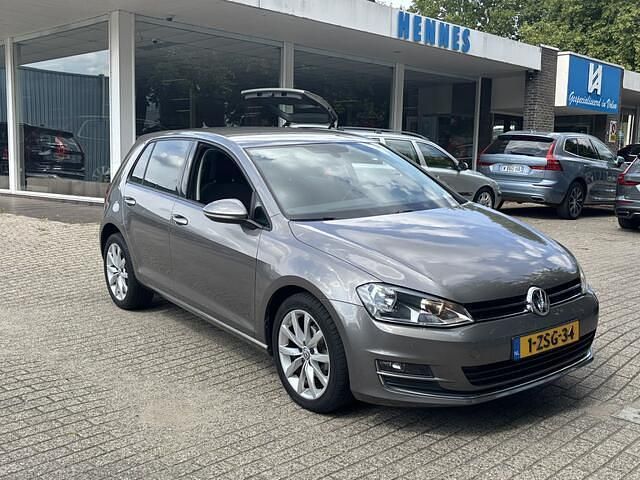 Grijs Gebruikt 2015 VW Golf VII Highline Hatchback | € 12.700 (Eerlijke prijs) - Afbeelding 1/4