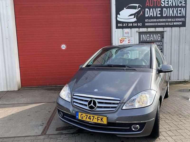 Grijs Gebruikt 2011 Mercedes A160 Avantgarde Hatchback | € 8.750 - Afbeelding 1/4