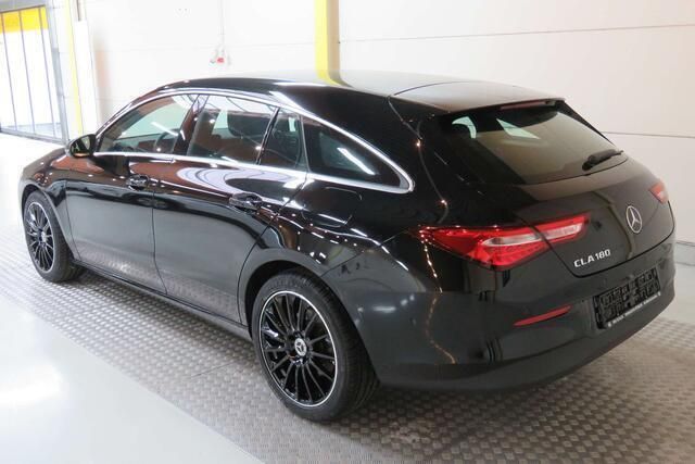 Occasion Mercedes CLA180 Business 136 PK (100 kW) 2020 Zwart Sedan