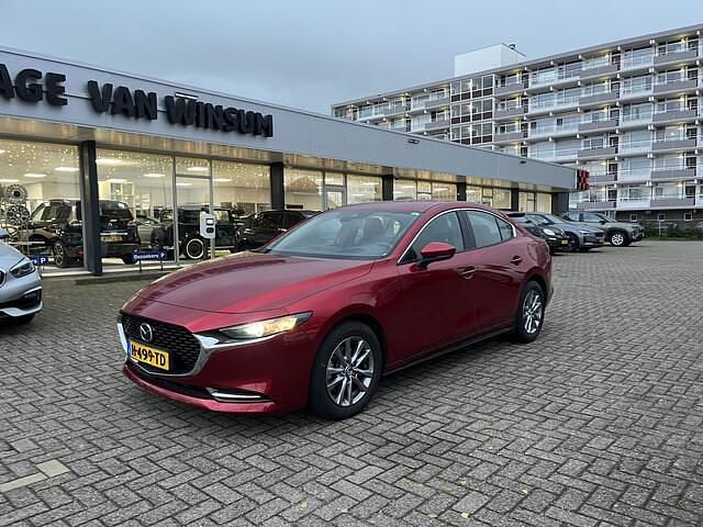 Rood Occasion 2020 Mazda 3 Sedan | € 18.900 (Eerlijke prijs) - Afbeelding 1/4