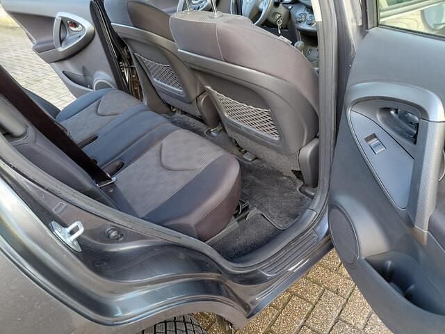 Occasion Toyota RAV4 Comfort 158 PK (116 kW) 2010 Grijs (metallic) SUV