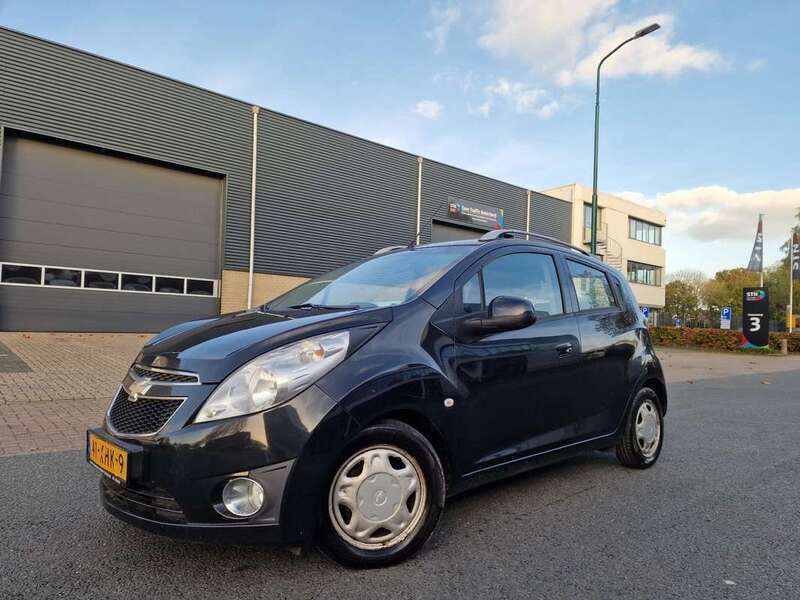 Zwart Gebruikt 2012 Chevrolet Spark LT Hatchback | € 2.200 (Eerlijke prijs) - Afbeelding 1/4