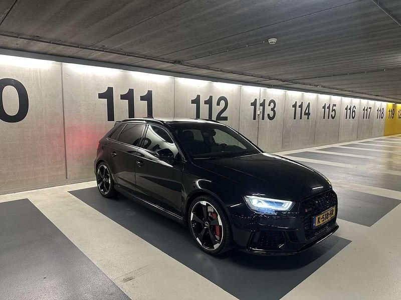 Zwart Occasion 2018 Audi RS3 Sedan | € 38.500 (Goede deal) - Afbeelding 1/4