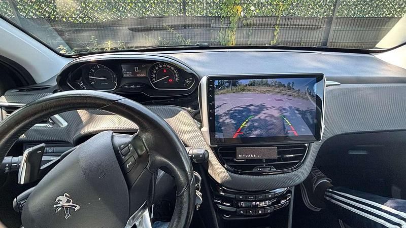 Zwart Gebruikt 2015 Peugeot 2008 Active SUV | € 7.999 (Goede deal) - Afbeelding 1/4