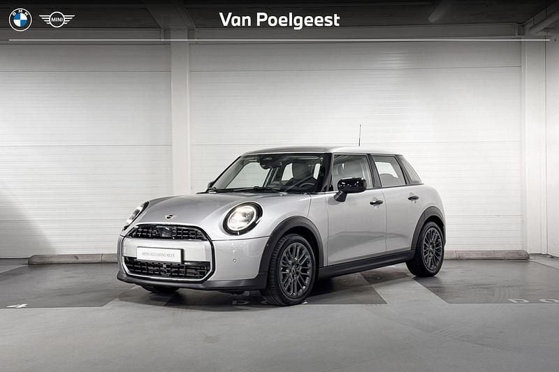 Melting silver iii (c6b) Occasion 2024 Mini Cooper Classic Hatchback | € 32.900 (Goede deal) - Afbeelding 1/4