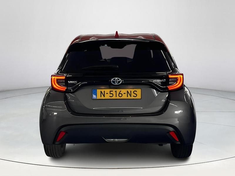 Occasion Toyota Yaris Hybrid 116 PK (85 kW) 2021 Grijs Hatchback