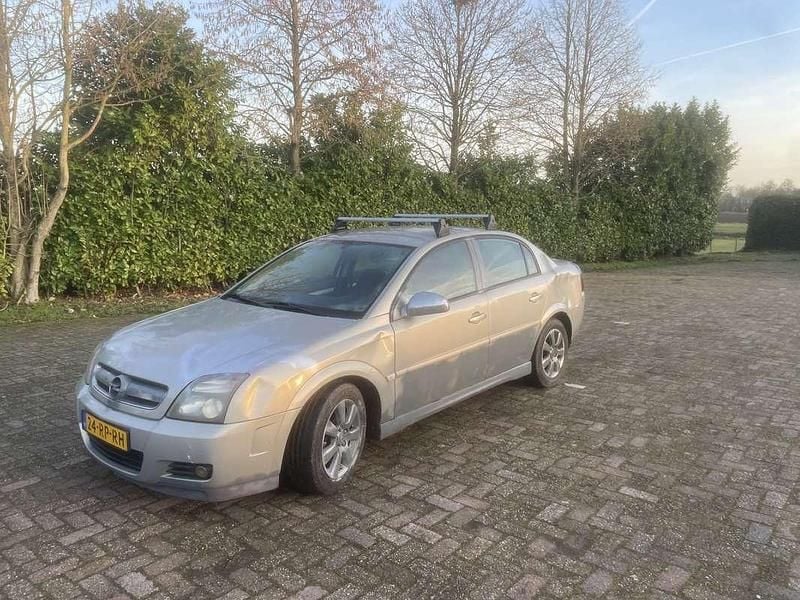 Occasion 2005 Opel Vectra GTS Sedan | € 700 (Super prijs) - Afbeelding 1/4