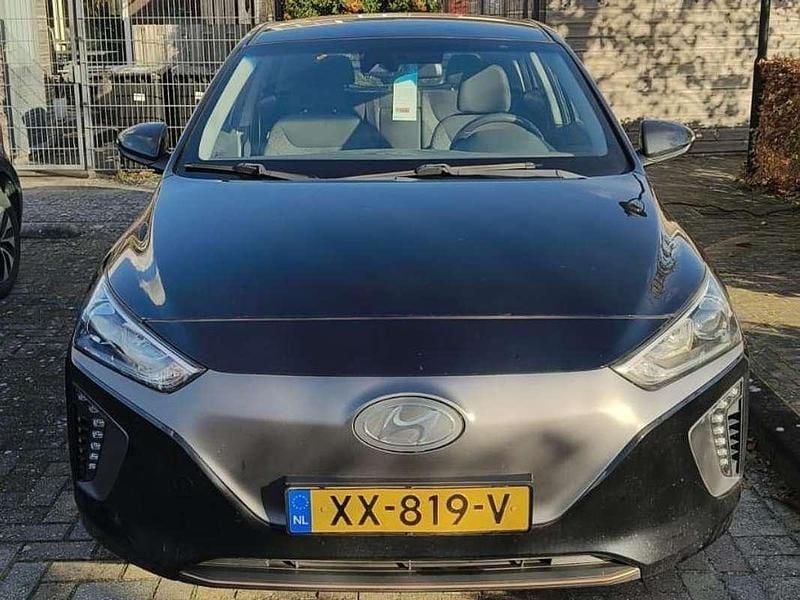 Zwart Gebruikt 2019 Hyundai Ioniq Comfort Hatchback | € 10.995 (Goede deal) - Afbeelding 1/4