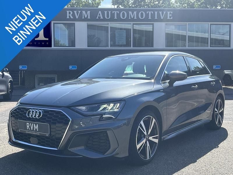 Grijs Gebruikt 2023 Audi A3 Sportback e-tron Sedan | € 28.899 (Super prijs) - Afbeelding 1/4