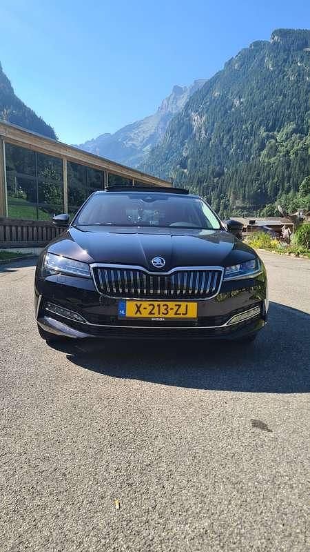 Gebruikt 2020 Skoda Superb Sedan | € 32.000 - Afbeelding 1/4