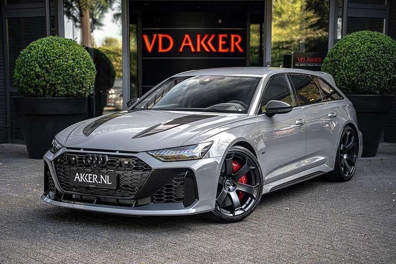 Grijs Gebruikt 2025 Audi RS6 Advanced Stationwagen | € 326.950 - Afbeelding 1/4
