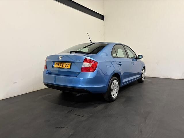 Blauw Gebruikt 2013 Skoda Rapid Ambition Hatchback | € 3.449 - Afbeelding 1/4