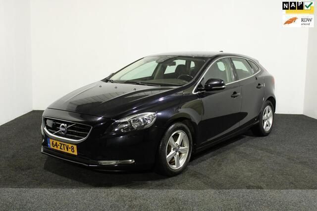 Zwart, metallic lak Gebruikt 2013 Volvo V40 Momentum Stationwagen | € 9.990 (Eerlijke prijs) - Afbeelding 1/4