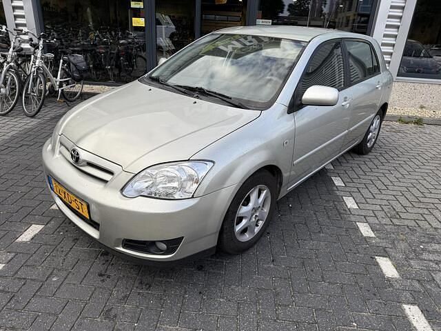 Grijs Gebruikt 2007 Toyota Corolla Hatchback | € 4.499 - Afbeelding 1/4
