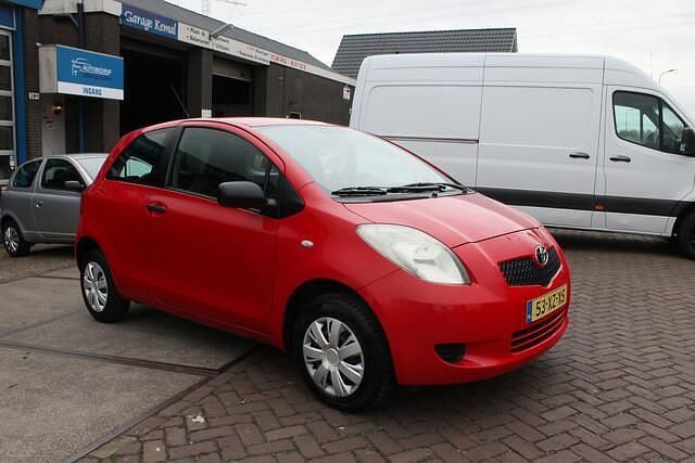 Occasion Toyota Yaris 69 PK (50 kW) 2007 Rood Hatchback