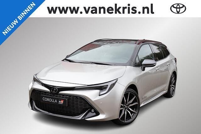 Grijs Nieuw 2025 Toyota Corolla Sport Stationwagen | € 43.240 (Iets duurder) - Afbeelding 1/4