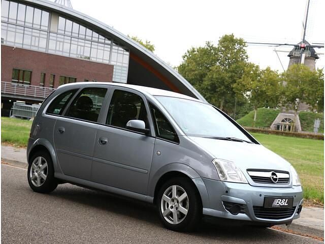 Grijs Occasion 2006 Opel Meriva Enjoy MPV | € 2.750 (Iets duurder) - Afbeelding 1/4