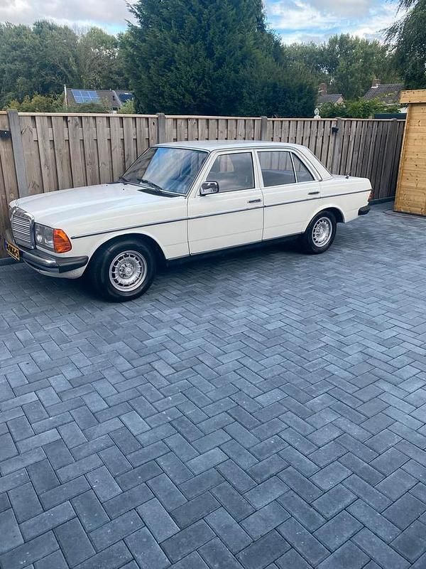 Occasion Mercedes E230 136 PK (100 kW) 1981
