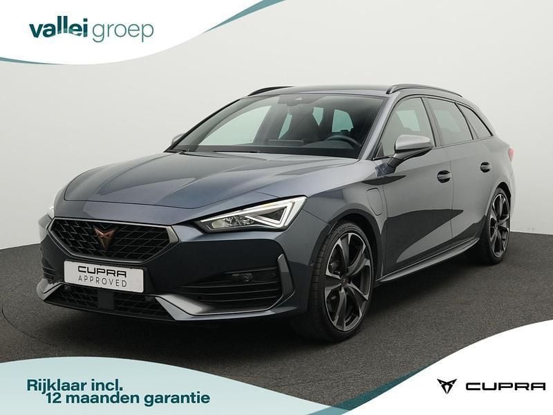Grijs Gebruikt 2023 Cupra Leon VZ Stationwagen | € 32.900 (Iets duurder) - Afbeelding 1/4