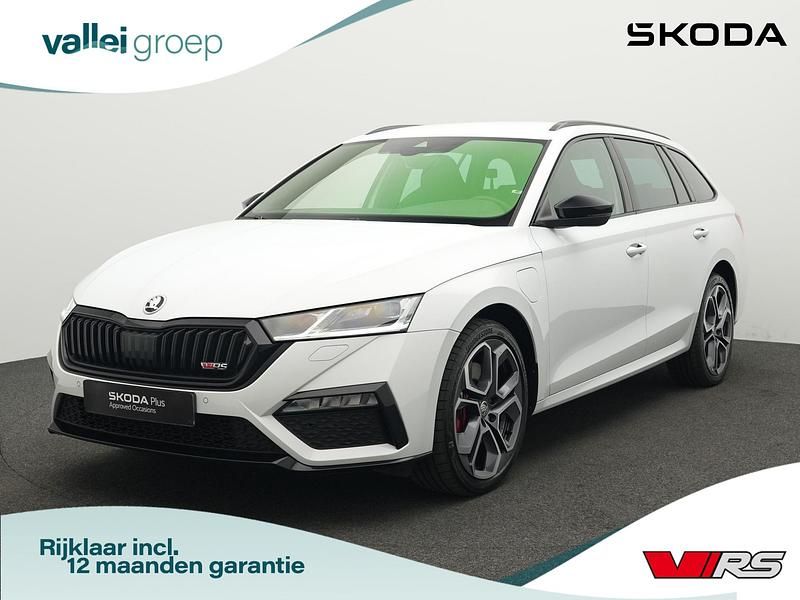 Wit Gebruikt 2024 Skoda Octavia RS Stationwagen | € 36.800 (Iets duurder) - Afbeelding 1/4