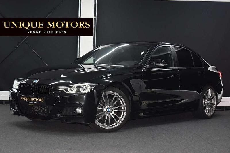Zwart Gebruikt 2017 BMW 330e M Sport Sedan | € 20.950 (Goede deal) - Afbeelding 1/4