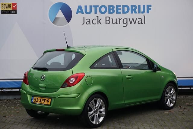 Occasion Opel Corsa Edition 101 PK (74 kW) 2012 Groen Hatchback