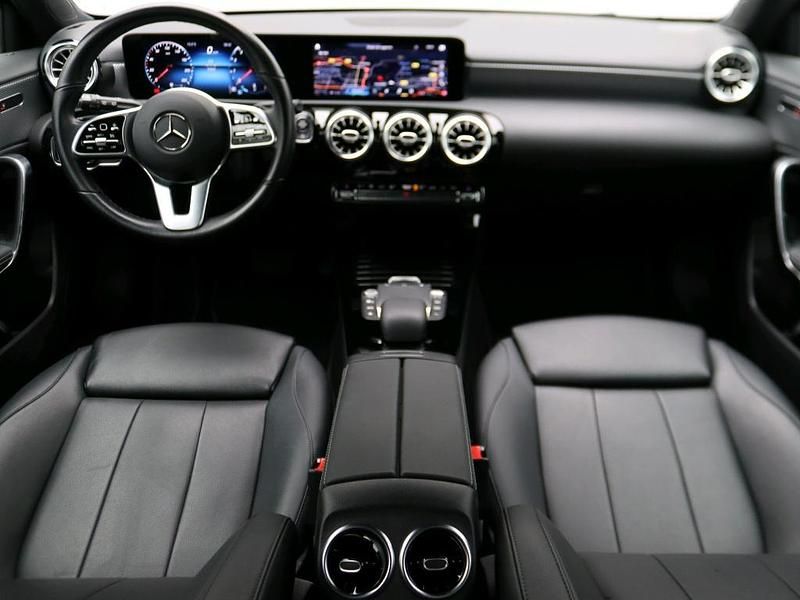 Occasion Mercedes A180 Business 136 PK (100 kW) 2020 Zwart Hatchback