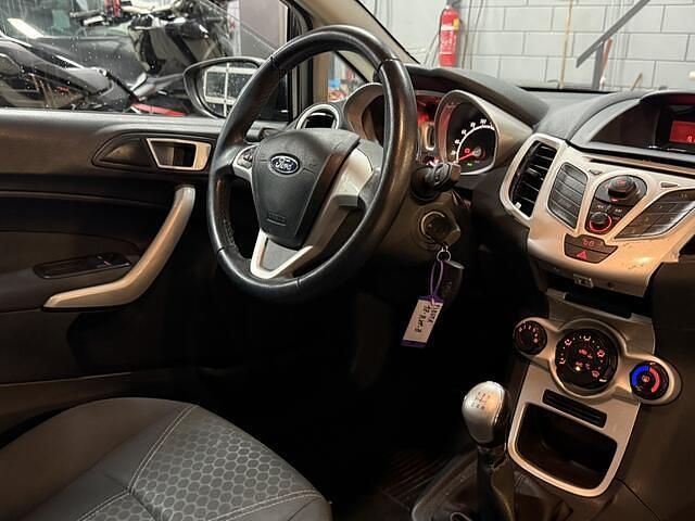 Occasion Ford Fiesta Titanium 95 PK (69 kW) 2011 Zwart Hatchback