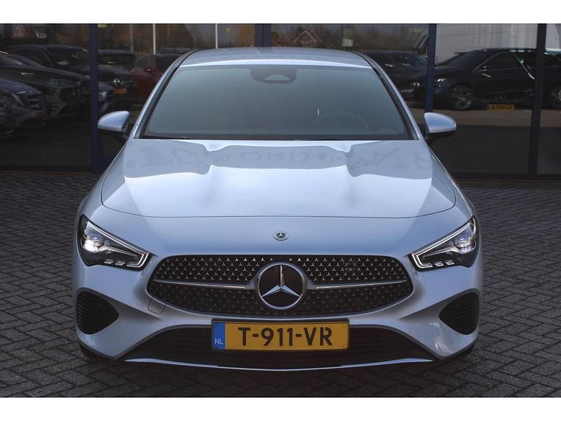 Occasion Mercedes CLA250e Luxury 163 PK (119 kW) 2023 Grijs Sedan