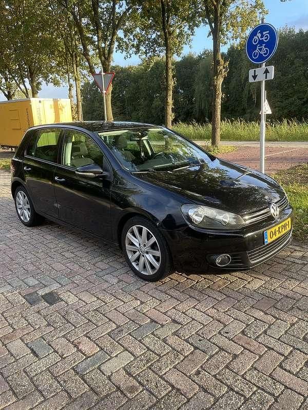 Zwart Occasion 2010 VW Golf VI Highline Hatchback | € 2.500 (Super prijs) - Afbeelding 1/4