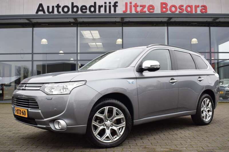 Grijs Gebruikt 2014 Mitsubishi Outlander P-HEV Edition SUV | € 11.950 (Super prijs) - Afbeelding 1/4