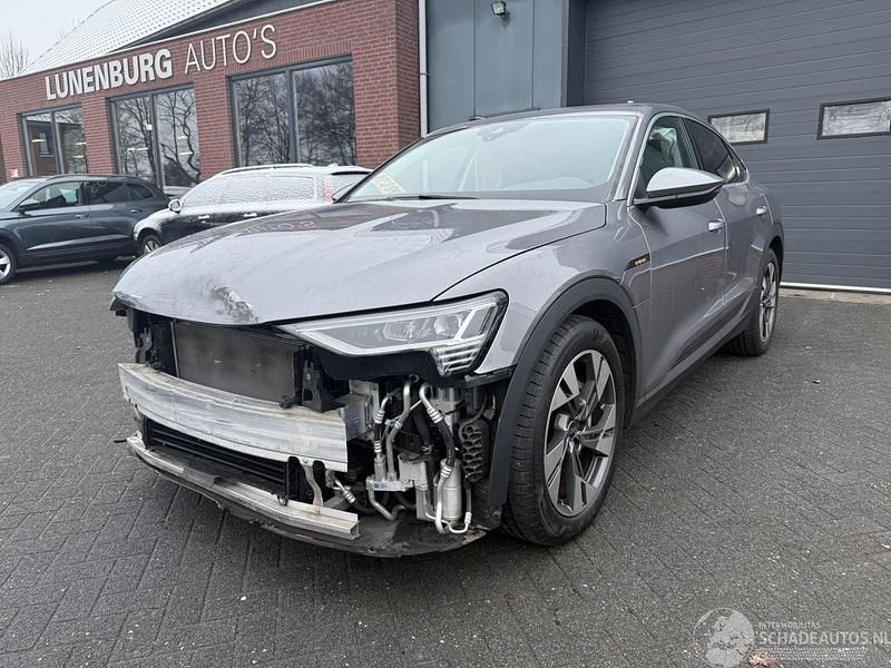 Grijs Occasion 2022 Audi e-tron SUV | € 18.650 - Afbeelding 1/4