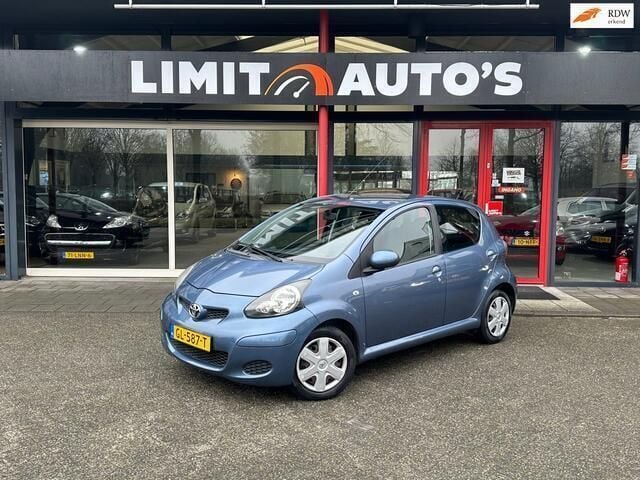 Blauw Gebruikt 2009 Toyota Aygo Hatchback | € 4.499 (Iets duurder) - Afbeelding 1/4