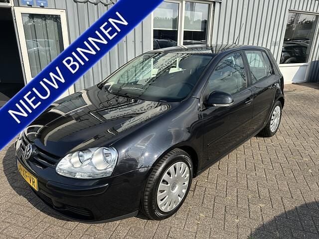 Zwart Gebruikt 2007 VW Golf V Hatchback | € 2.950 (Eerlijke prijs) - Afbeelding 1/4