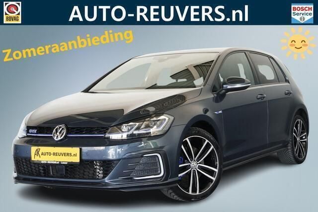 Grijs Gebruikt 2020 VW Golf VIII GTE Hatchback | € 23.900 (Eerlijke prijs) - Afbeelding 1/4
